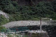 Lluvias extremas y exceso de basura desbordan el drenaje del Valle de México