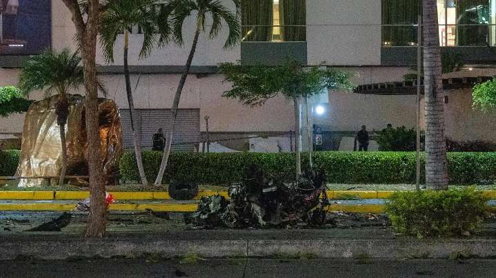 Explosión de auto en zona comercial de Guayaquil, Ecuador, deja un muerto y varios heridos