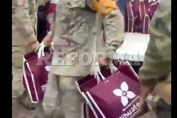 Defiende Armenta víveres en bolsas guinda en Puebla