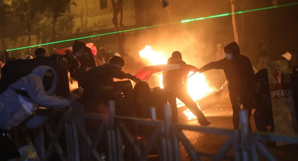 Marcha 15 de octubre: Policías y manifestantes heridos por enfrentamientos durante movilización ciudadana