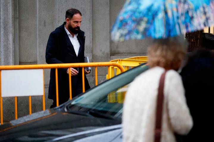 El exgerente y una trabajadora del PSOE dicen que los pagos a Organización iban a Koldo sin mayores comprobaciones