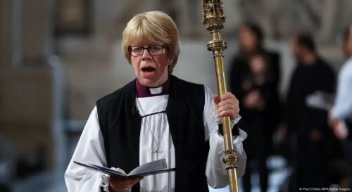 Sarah Mullally, primera mujer en dirigir Iglesia anglicana
