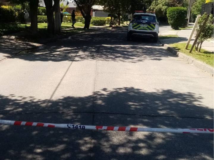 Repartidor de Mercado Libre es baleado en medio de asalto en Maipú: entregaba pedidos junto a su pareja