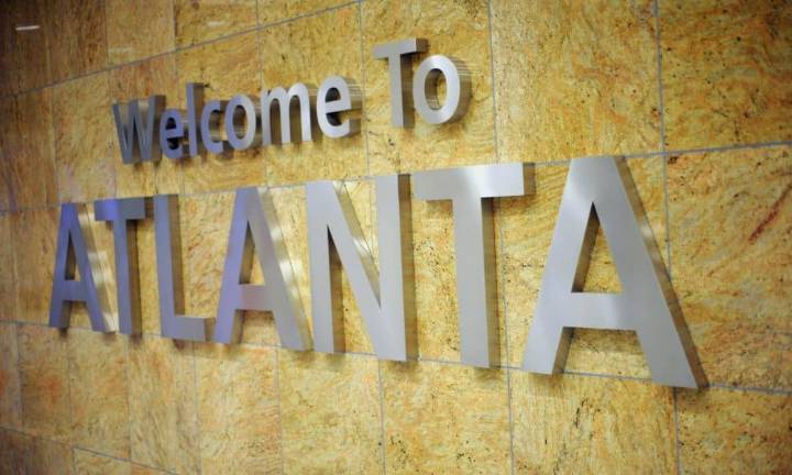 EEUU presenta cargos contra acusado de amenazar con disparar en aeropuerto de Atlanta