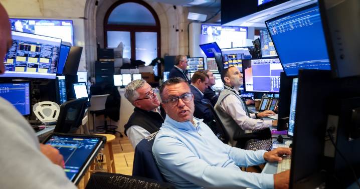 S&P 500 extiende su rally, mientras el oro y el bitcoin marcan nuevos récord