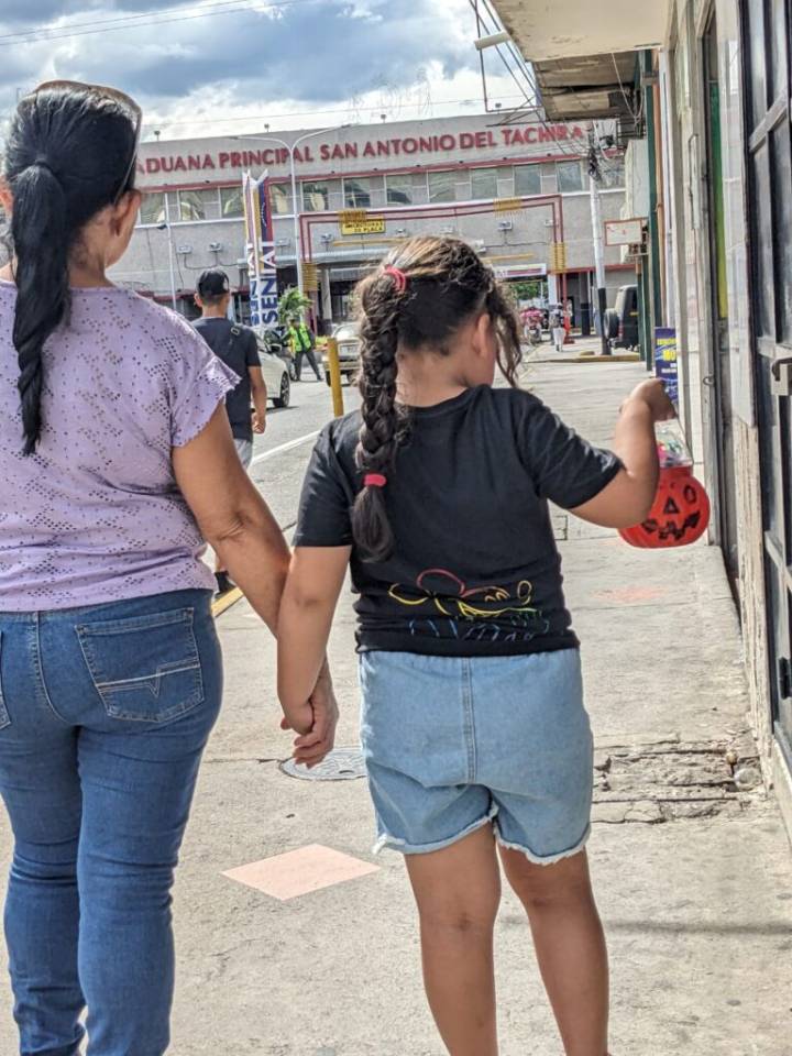 Venezolanos en frontera se suman a la celebración del Halloween en Cúcuta
