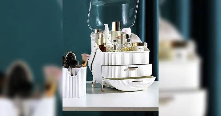 Debenhams slashes £70 makeup storage box to £16 that comes in 'beautiful' colour