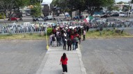 Doble manifestación en el SAT de León: campesinos exigen precios justos y empleados, justicia laboral