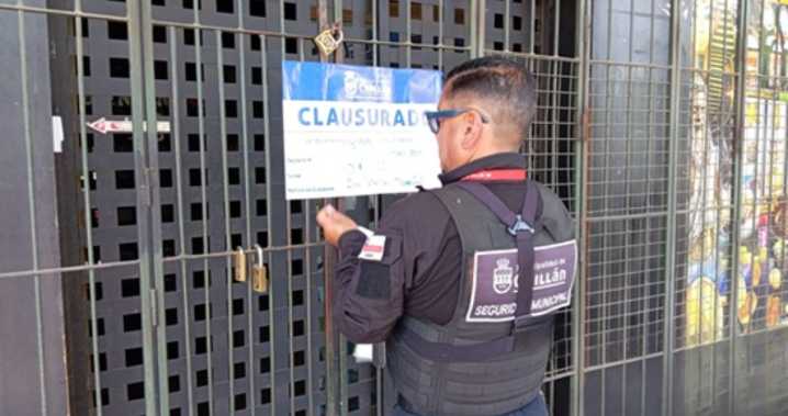 Clausuran casino ilegal en Chillán: incautaron 90 máquinas y detuvieron a 7 personas