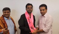 Video: AIMIM leader Sheikh Munir joins BRS ahead of Jubilee Hills bypoll