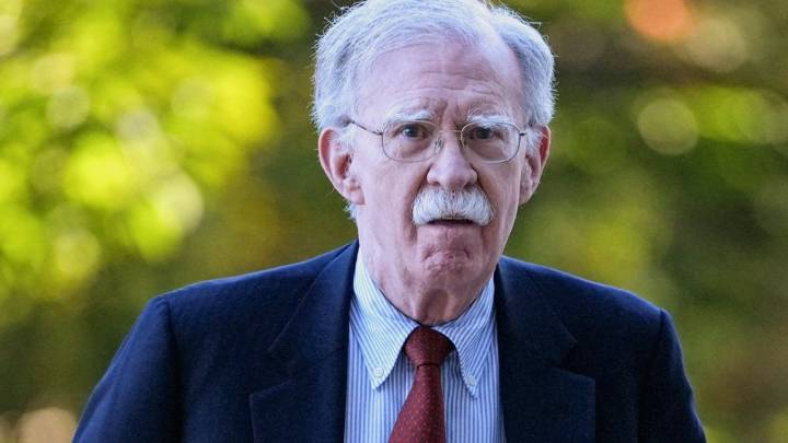 John Bolton, exasesor de Donald Trump, se entrega a las autoridades por caso de secretos oficiales