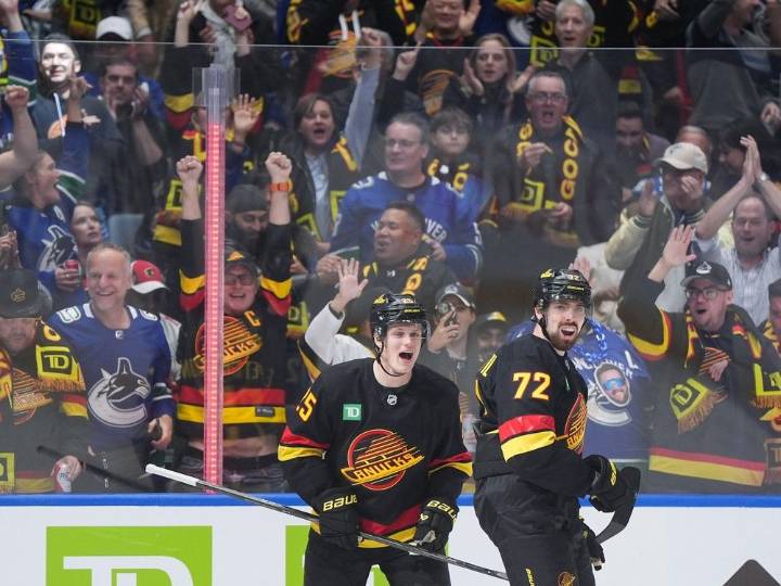 Canucks vs. Whitecaps and B.C. Lions ticket sales tell a story