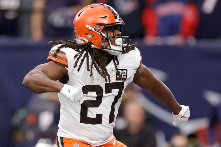 25 Facts About Kareem Hunt