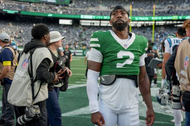 Jets owner Woody Johnson blames 0-7 start on QB play and defends coach Aaron Glenn