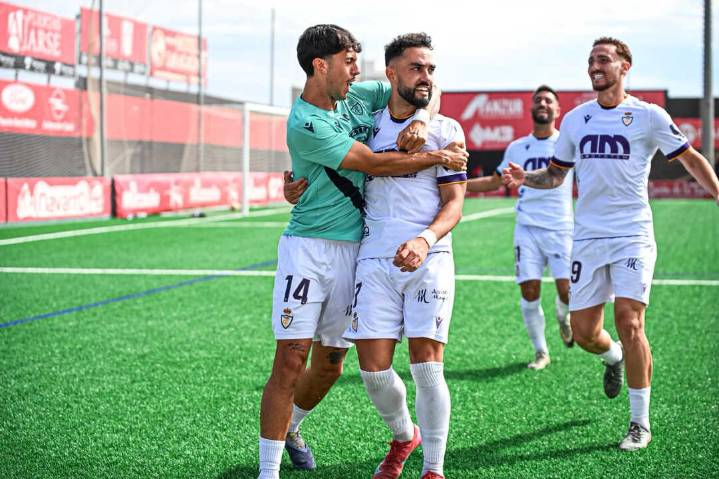 El Real Jaén saca un empate de Puente Genil