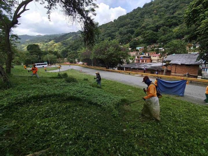Gobierno de Carabobo desplegó Plan Cayapa en tramos de la Autopista Valencia