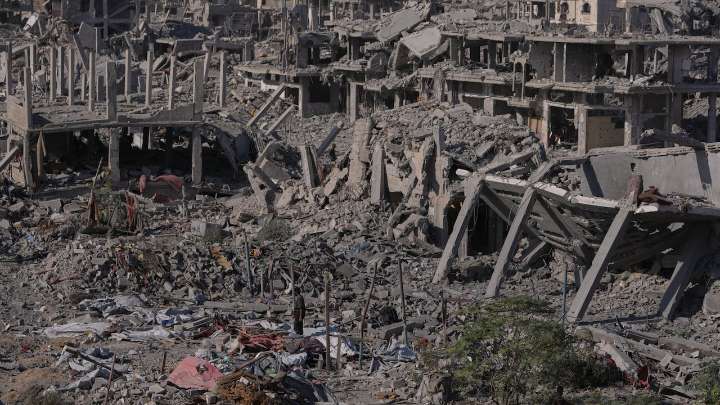 Israel suspende la entrada de ayuda humanitaria en Gaza tras acusar a Hamás de romper el alto el fuego