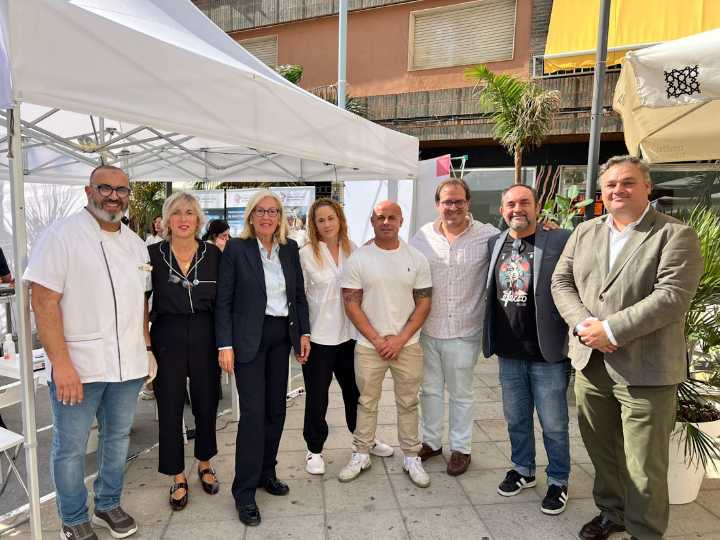 Carpa de la Salud en Motril destaca el papel de los farmacéuticos y la salud comunitaria