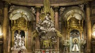 Los mantos de la Virgen del Pilar durante las fiestas: de qué color lo llevará hoy en Zaragoza