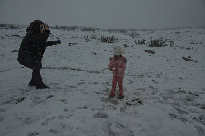 In Photos: Season’s First Snowfall In Higher Reaches Of Kashmir