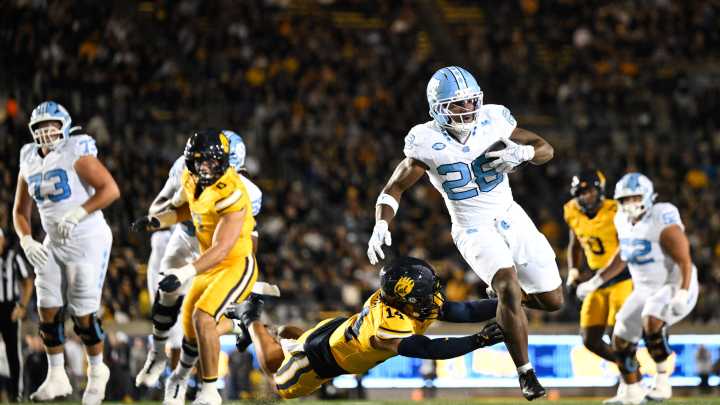 See the photos! UNC football heads west to take on Cal