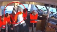 ¿Por qué han lanzado los activistas todos sus móviles y portátiles al agua? La explicación que dan desde la Flotilla