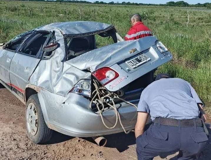 CORRIENTES: Volcó Un Automóvil En Una Ruta Enripiada Del Interior