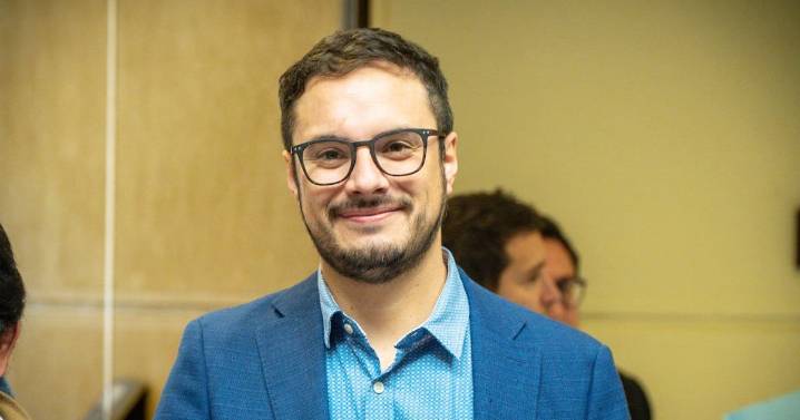 Diputado Sáez cuestiona acusación constitucional contra Pardow y acusa “interés electoral”