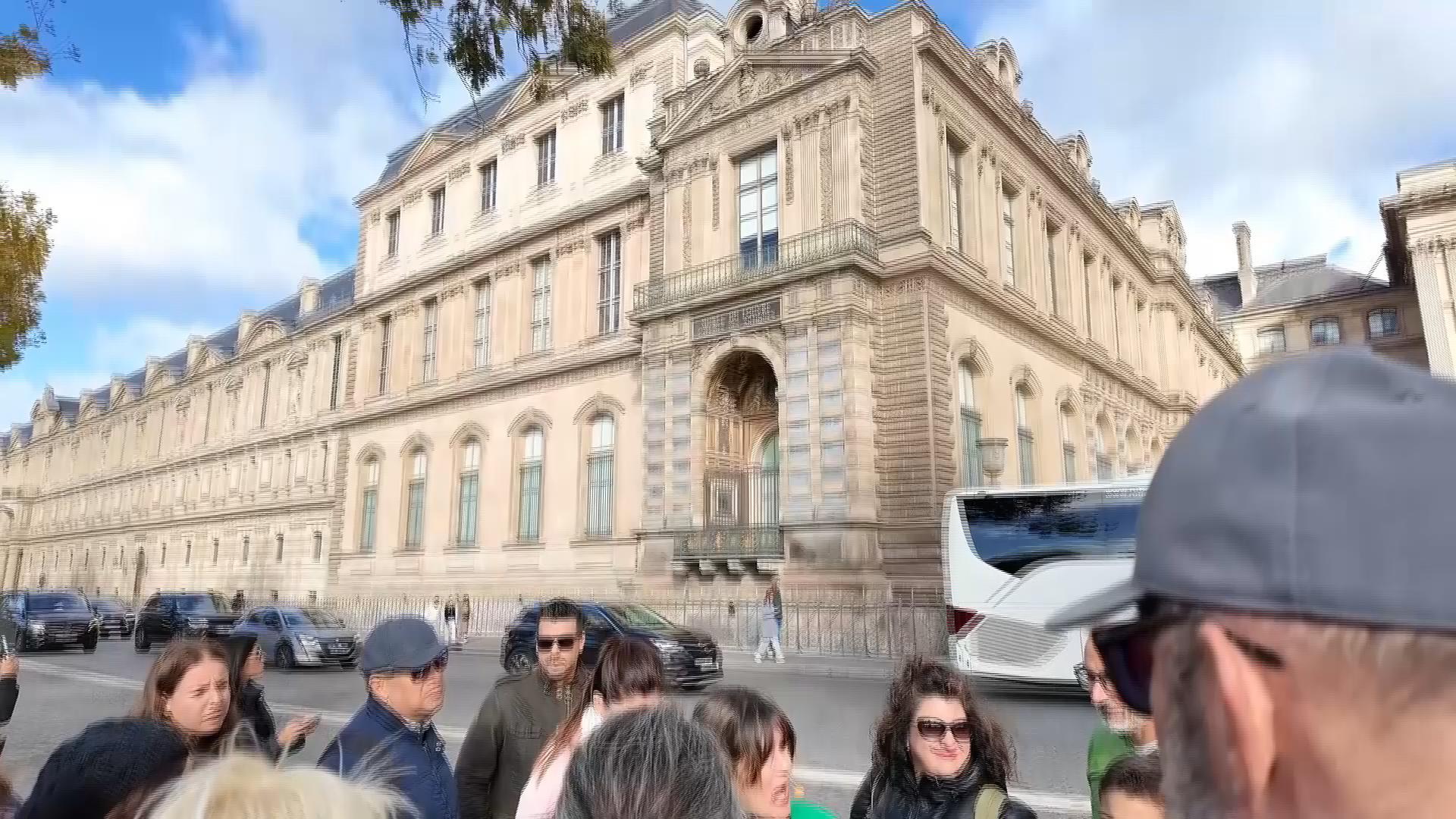 Tourists flock to Louvre window used in jewel heist