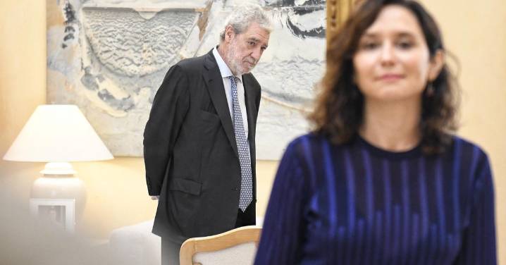 Las 11 horas de bulos de Ayuso y Miguel Ángel Rodríguez