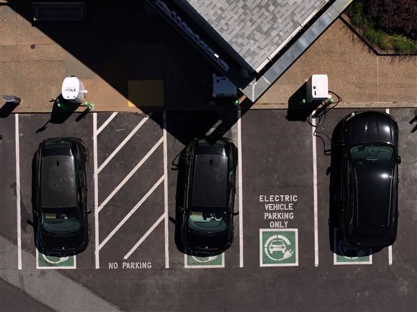 The future for EVs in America looks grim. But the auto industry isn’t giving up