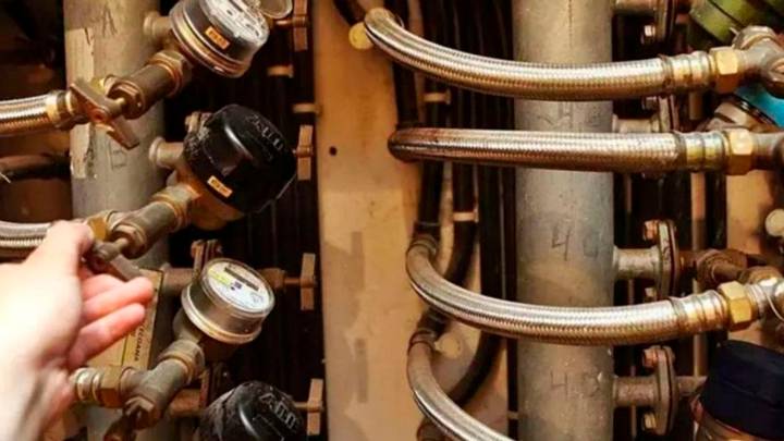 Una empresa frena la licitación del control del agua en Arteixo por sus cláusulas «restrictivas»
