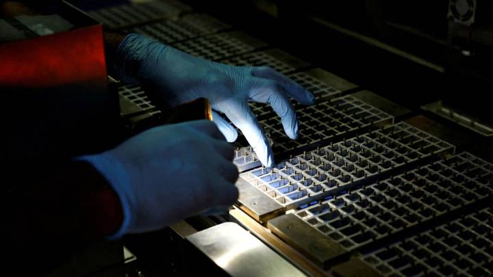 India plans ₹ 10,000-cr push to reboot manufacturing under new mission