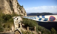 La muerte sin resolver de Andic, el fundador de Mango: los Mossos investigan al hijo y analizan su móvil con las fotografías y la ubicación tras dos declaraciones incongruentes