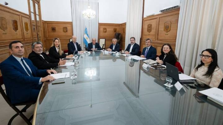 El Gobierno mantendrá reuniones con el Consejo de Mayo para avanzar con la reforma laboral