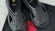 Adidas alcanza acuerdo con artesanos de Oaxaca por plagio del huarache tradicional de Yalálag