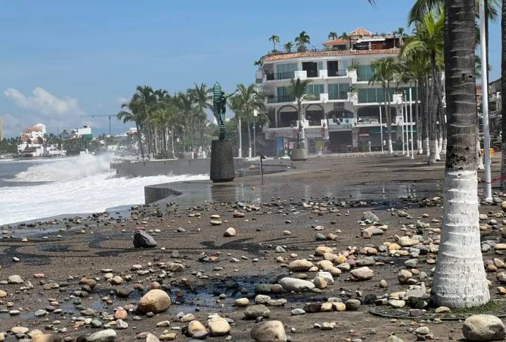 Vallarta será declarado en estado de emergencia; Protección Civil recorre zonas afectadas