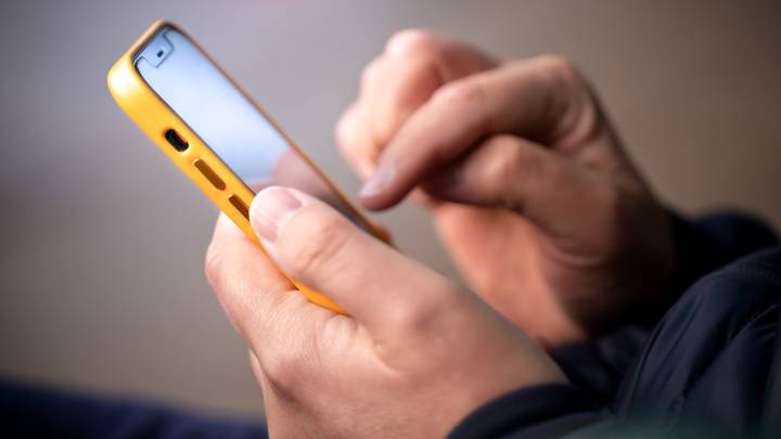‘Someone had to be joking’: Surprise text reveals $1 million shock for Sydney father and long