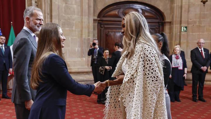 La primera foto de Leonor con los premios Princesa de Asturias 2025