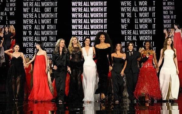 Desfile de L'Oréal Paris ilumina la Ciudad de México y París