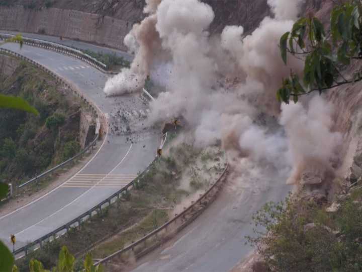 Three boulders blasted on Jammu–Srinagar National Highway
