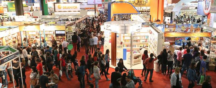 La Feria del Libro porteña cumple cincuenta años y los celebrará con una edición especial y varias novedades