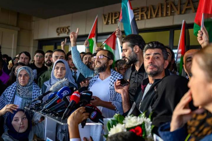 Los españoles de la Flotilla se quedan fuera de las primeras repatriaciones de Israel