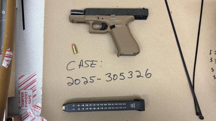 Teen arrested after armed Walgreens robbery in West Seattle