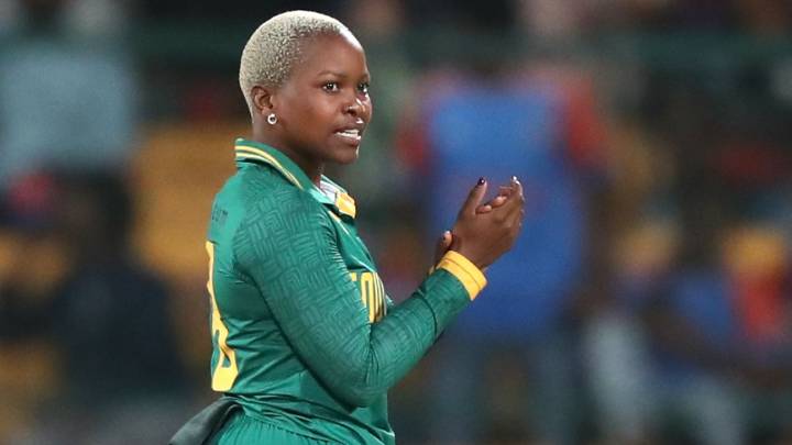 Mlaba handed demerit point for waving at Deol
