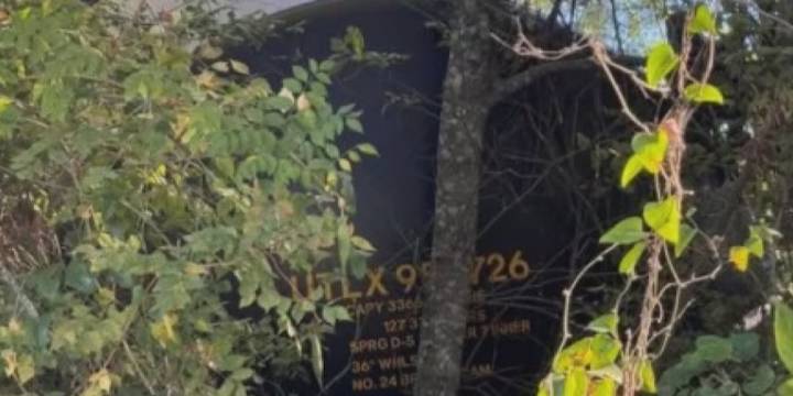 Robertson County Sheriff’s Office reviews communications after weekend train derailment