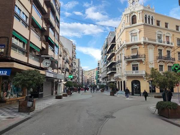 A vueltas con el dinero presupuestado (o no) por la Junta para la reurbanización de Carretería