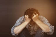 "Muerte por desesperación". La mortalidad mundial se desploma, pero repunta entre los jóvenes por las drogas y los suicidios