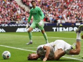 Alarma en el Real Madrid: Dean Huijsen se lesiona y es duda para el Clásico