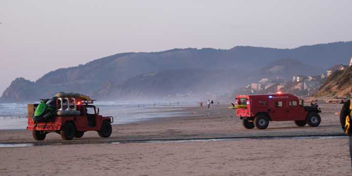 Person dies after being pulled out to sea by strong current in Oregon